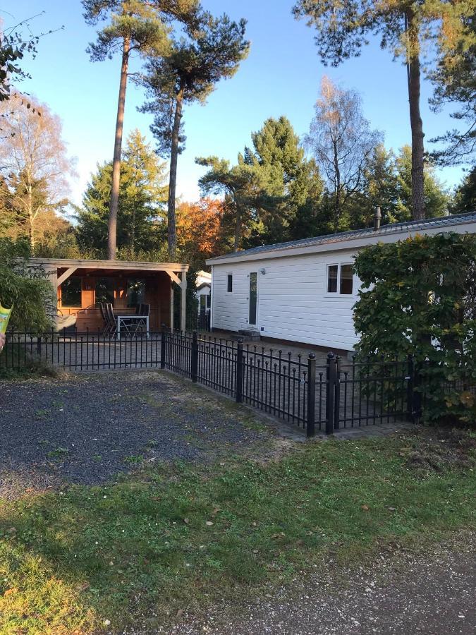 Chalet Bosrand 42 Park Veluwshof 6 p Hoenderloo Buitenkant foto
